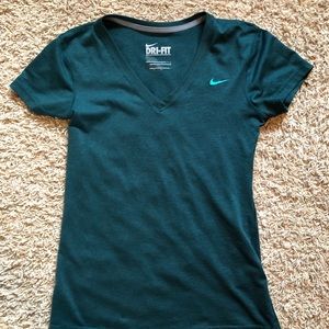Nike short sleeve dri fit size small